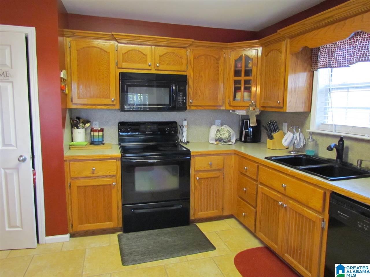 632 South Hillcrest Road Odenville, AL 35120 - Photo 9 of 26