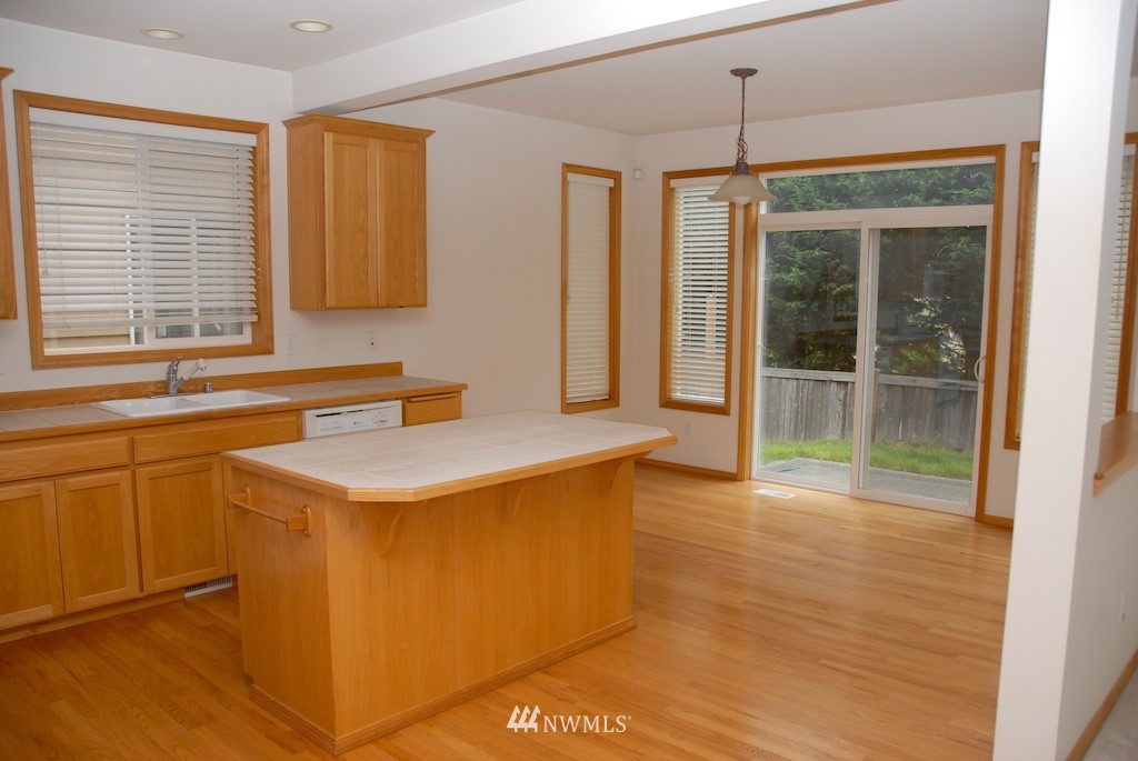 919 183rd Place Southeast Bothell, WA 98012 - Photo 3 of 12