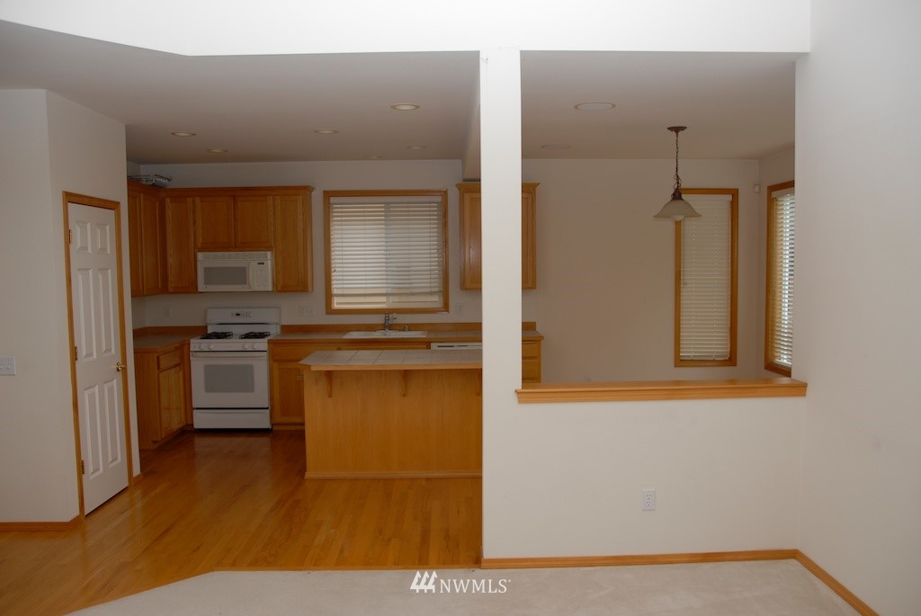 919 183rd Place Southeast Bothell, WA 98012 - Photo 4 of 12