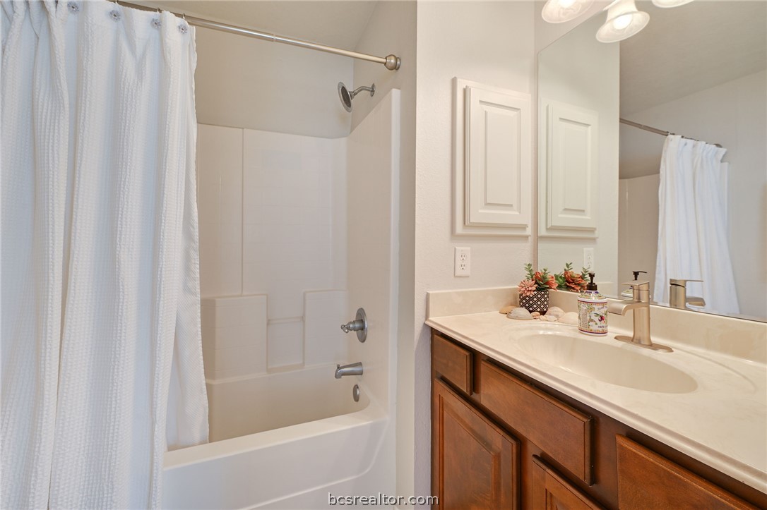 1000 Spring Loop, Unit 1205 College Station, TX 77840 - Photo 8 of 19 Bathroom 1