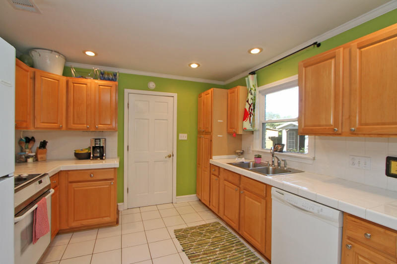 1058 Valley Road Charleston, SC 29412 - Photo 6 of 29 1058 Valley rd (25)0025