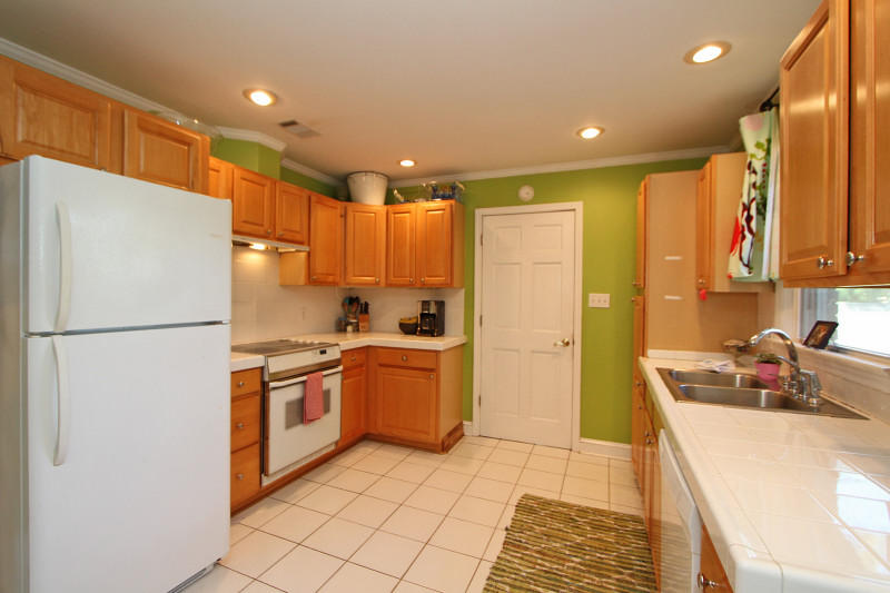 1058 Valley Road Charleston, SC 29412 - Photo 7 of 29 1058 Valley rd (26)0026