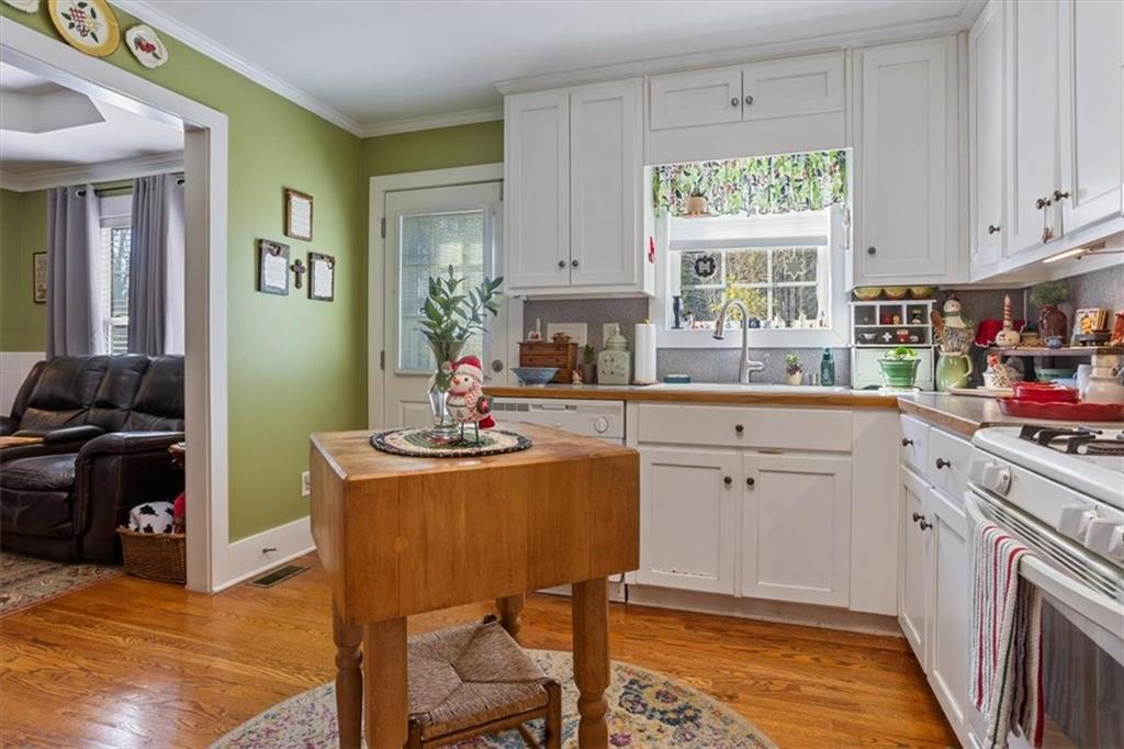 608 Greenleaf Way Ball Ground, GA 30107 - Photo 12 of 68