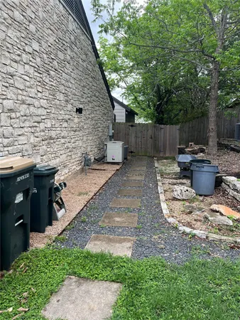 $1,750 | 6501 Lost Cove, Unit B, Austin, TX 78746