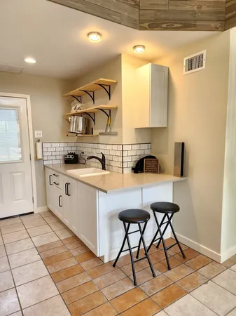 $1,750 | 6501 Lost Cove, Unit B, Austin, TX 78746