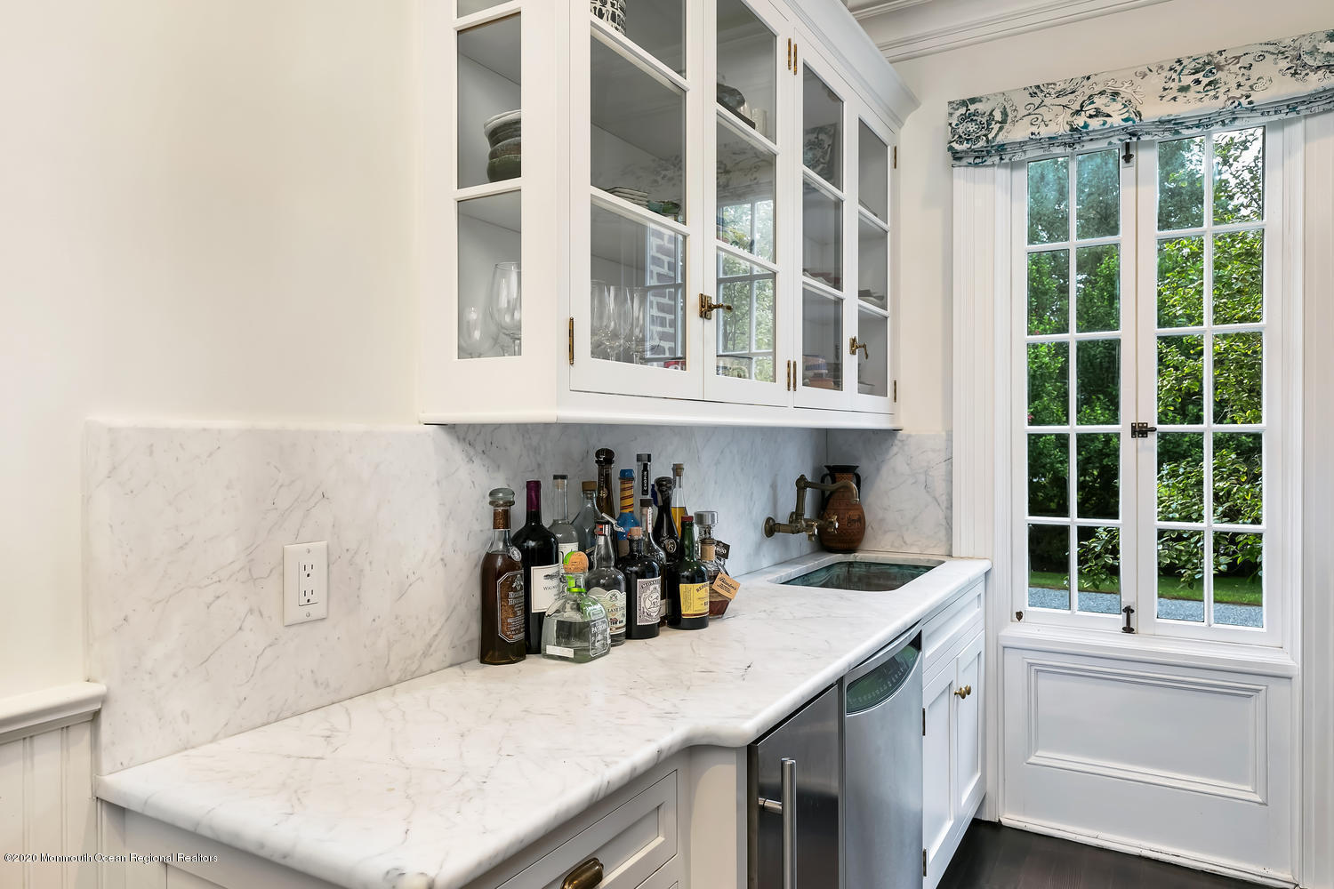 172 Rumson Road Rumson, NJ 07760 - Photo 8 of 54 Butler Pantry