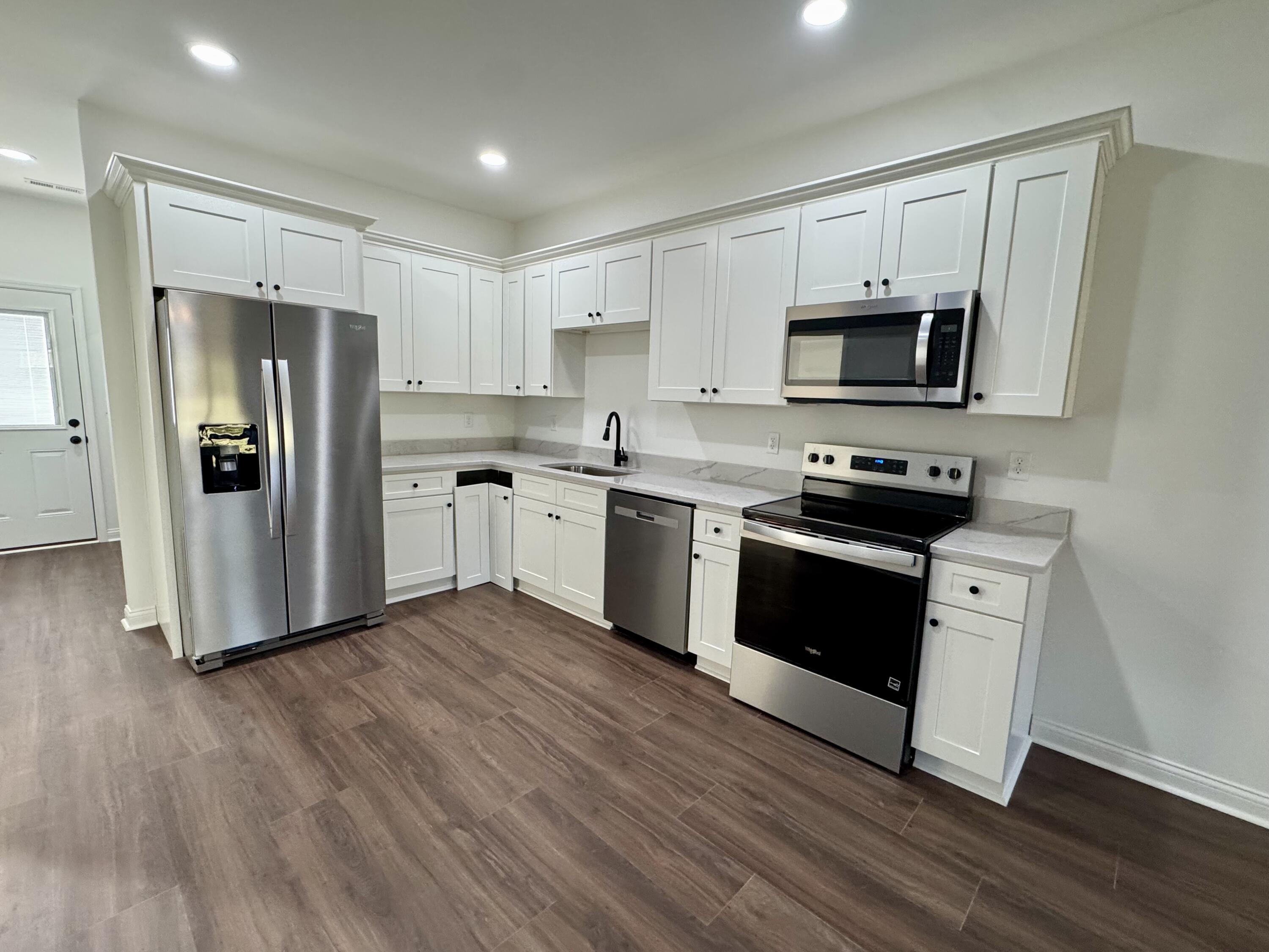 834 Ridgewood Drive, Unit 2 Berea, KY 40403 - Photo 2 of 15 IMG_4822
