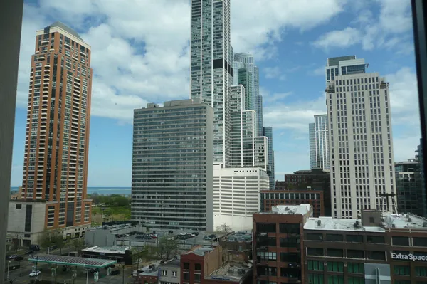 $2,200 | 1255 South State Street, Unit 1211, Chicago, IL 60605
