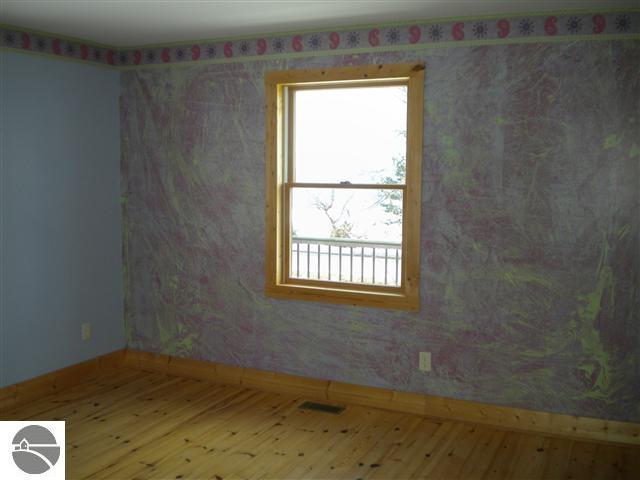 15115 Bluff Road Traverse City, MI 49686 - Photo 23 of 32 1743981-22.JPG