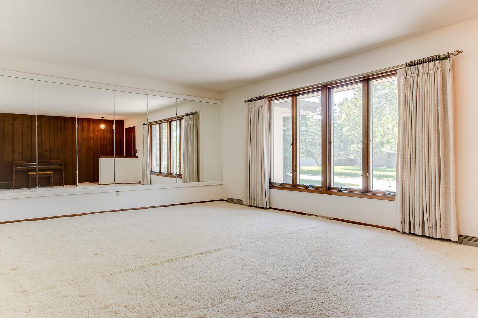 5664 Woodside Road Southeast Prior Lake, MN 55372 - Photo 3 of 29 Gallery Image 3