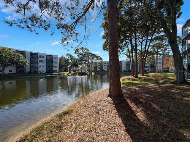 a view of a tennis court
