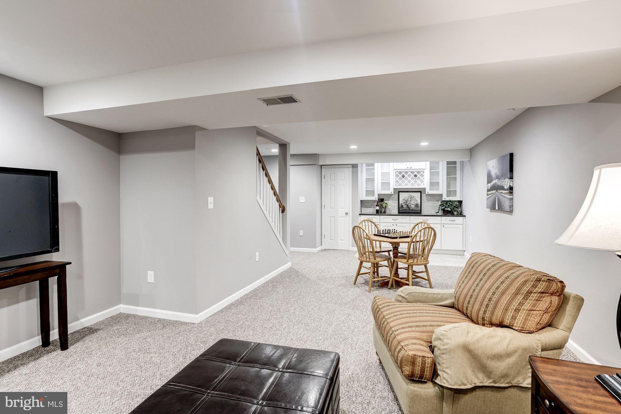 12306 Cannonball Road Fairfax, VA 22030 - Photo 16 of 30 Beautiful built-in Cabinetry