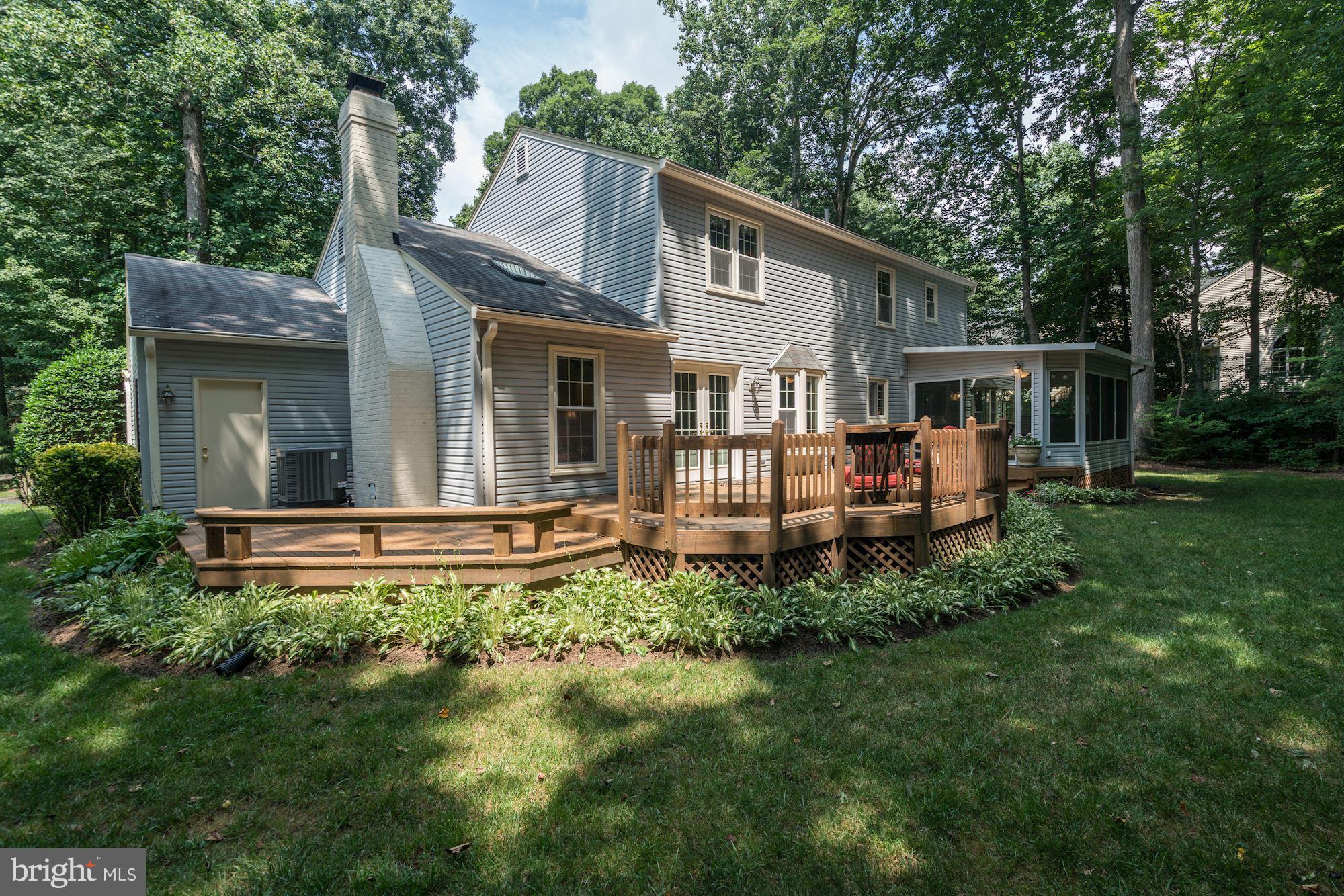 12306 Cannonball Road Fairfax, VA 22030 - Photo 8 of 30 .7 acres of privacy
