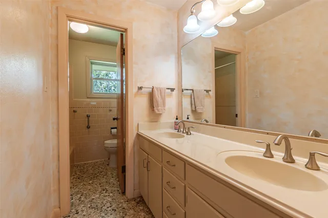 $279,900 | 122 Blossom Street, Lake Jackson, TX 77566