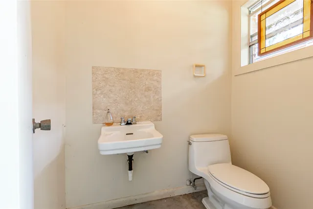 $279,900 | 122 Blossom Street, Lake Jackson, TX 77566