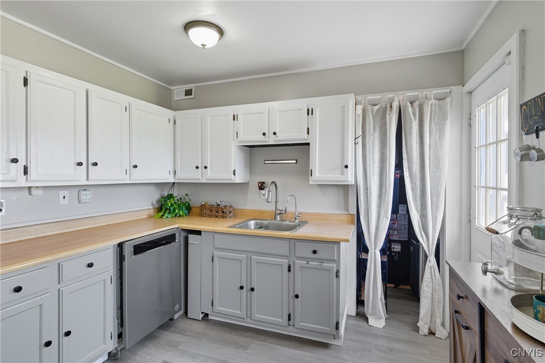 7924 Rinaldo Boulevard East Cicero, NY 13030 - Photo 12 of 27