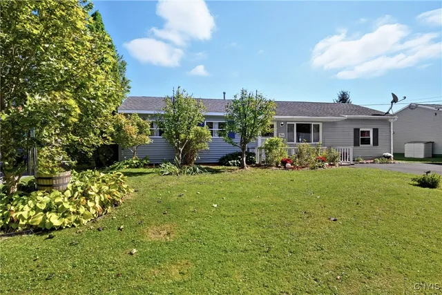 $193,000 | 7924 Rinaldo Boulevard East, Cicero, NY 13030