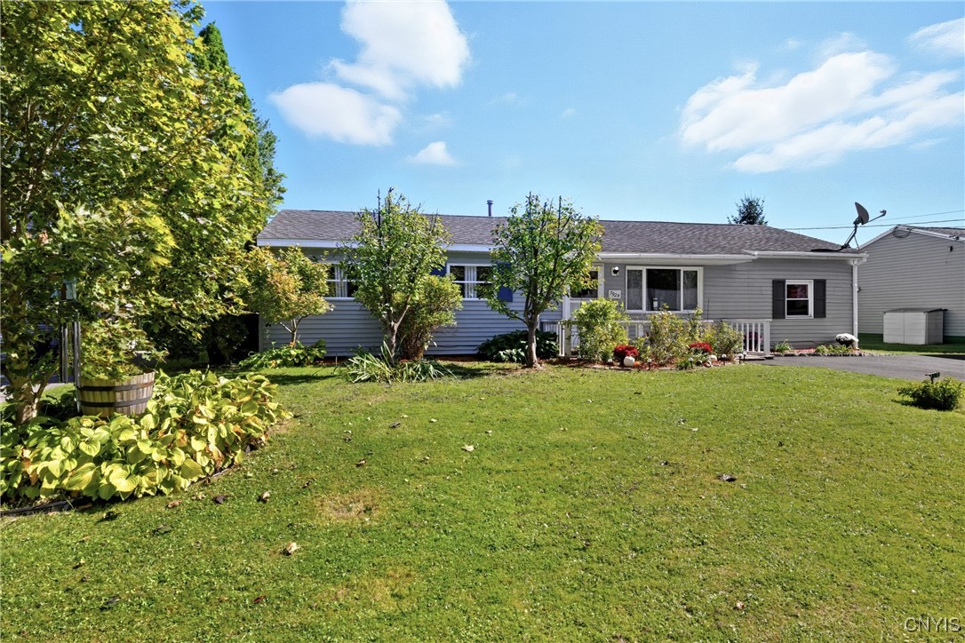 7924 Rinaldo Boulevard East Cicero, NY 13030 - Photo 2 of 27