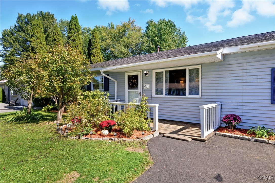 7924 Rinaldo Boulevard East Cicero, NY 13030 - Photo 3 of 27