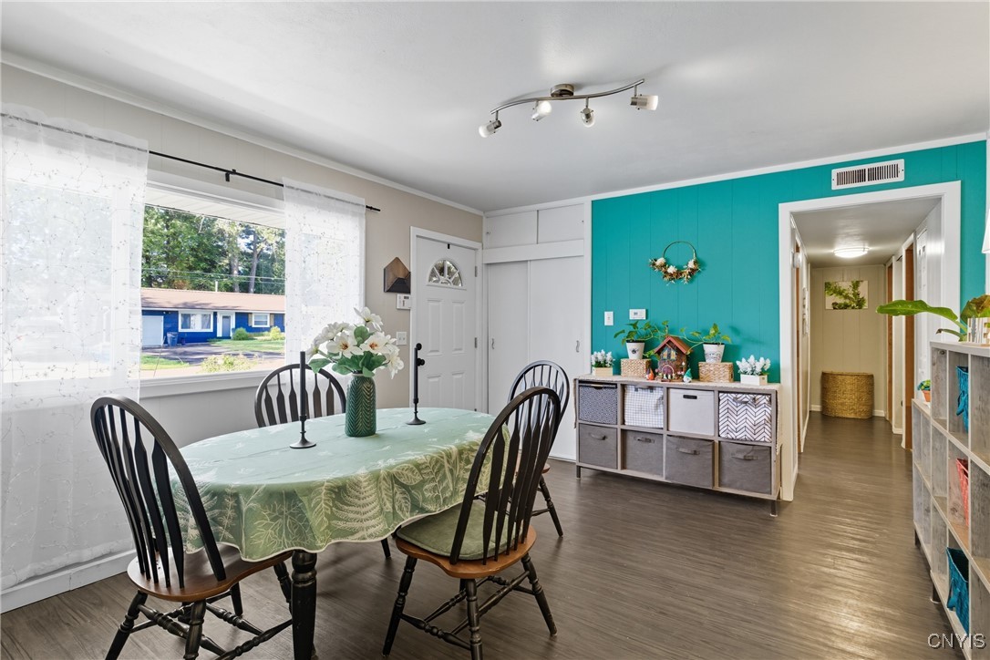 7924 Rinaldo Boulevard East Cicero, NY 13030 - Photo 4 of 27