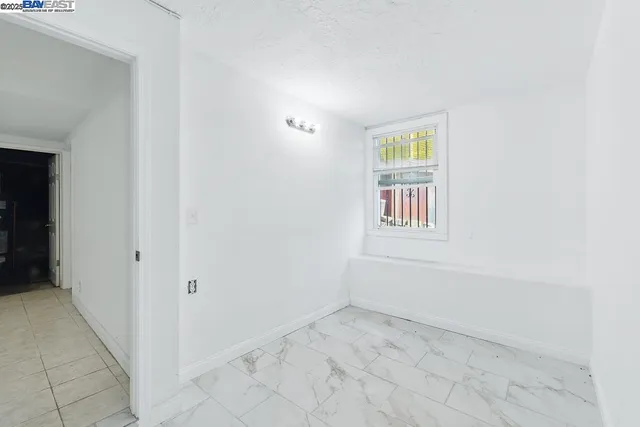 $899,000 | 2506 Highland Avenue, Oakland, CA 94606