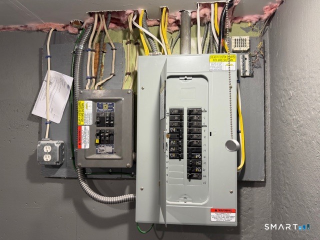 26 Kelly Road Hamden, CT 06518 - Photo 37 of 38 a bathroom with a tub and a sink