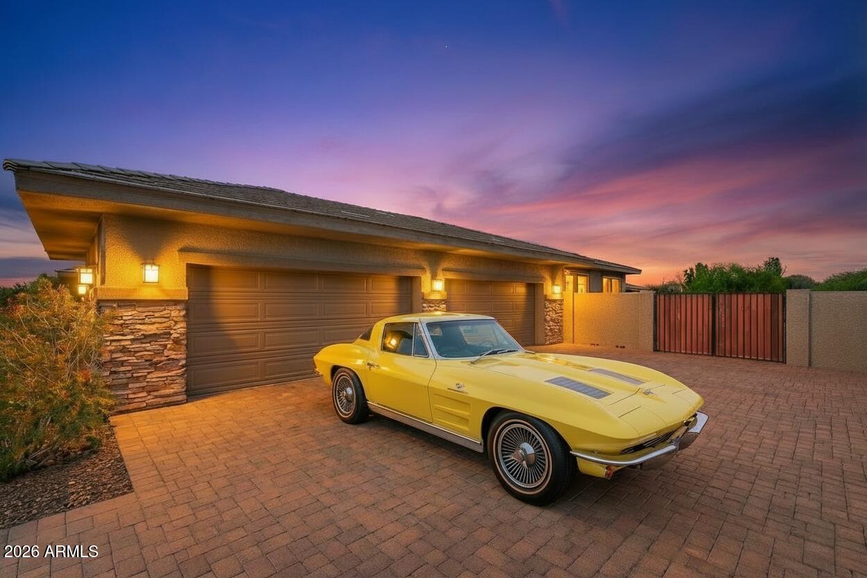 24513 South 182nd Place Gilbert, AZ 85298 - Photo 3 of 35 Garage