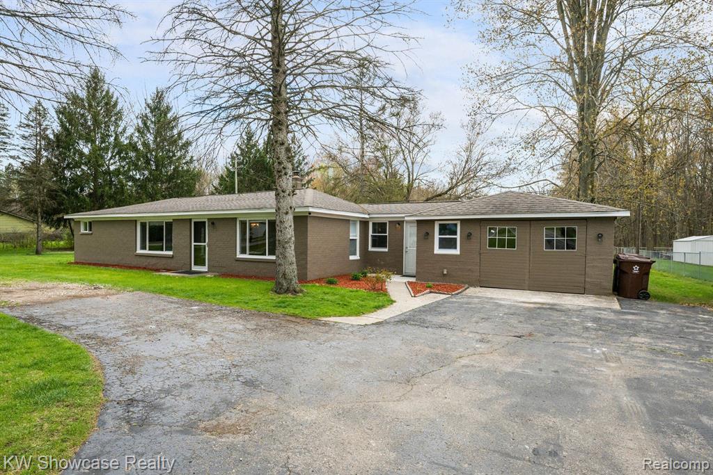 18070 Savage Road Belleville, MI 48111 - Photo 1 of 24