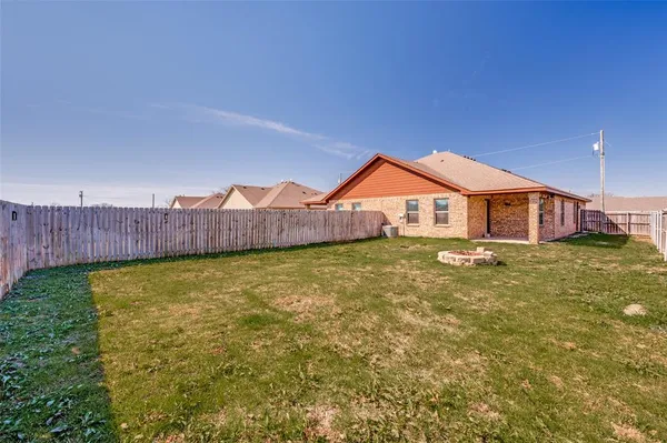 $475,000 | 614 North 6th Street, Gunter, TX 75058