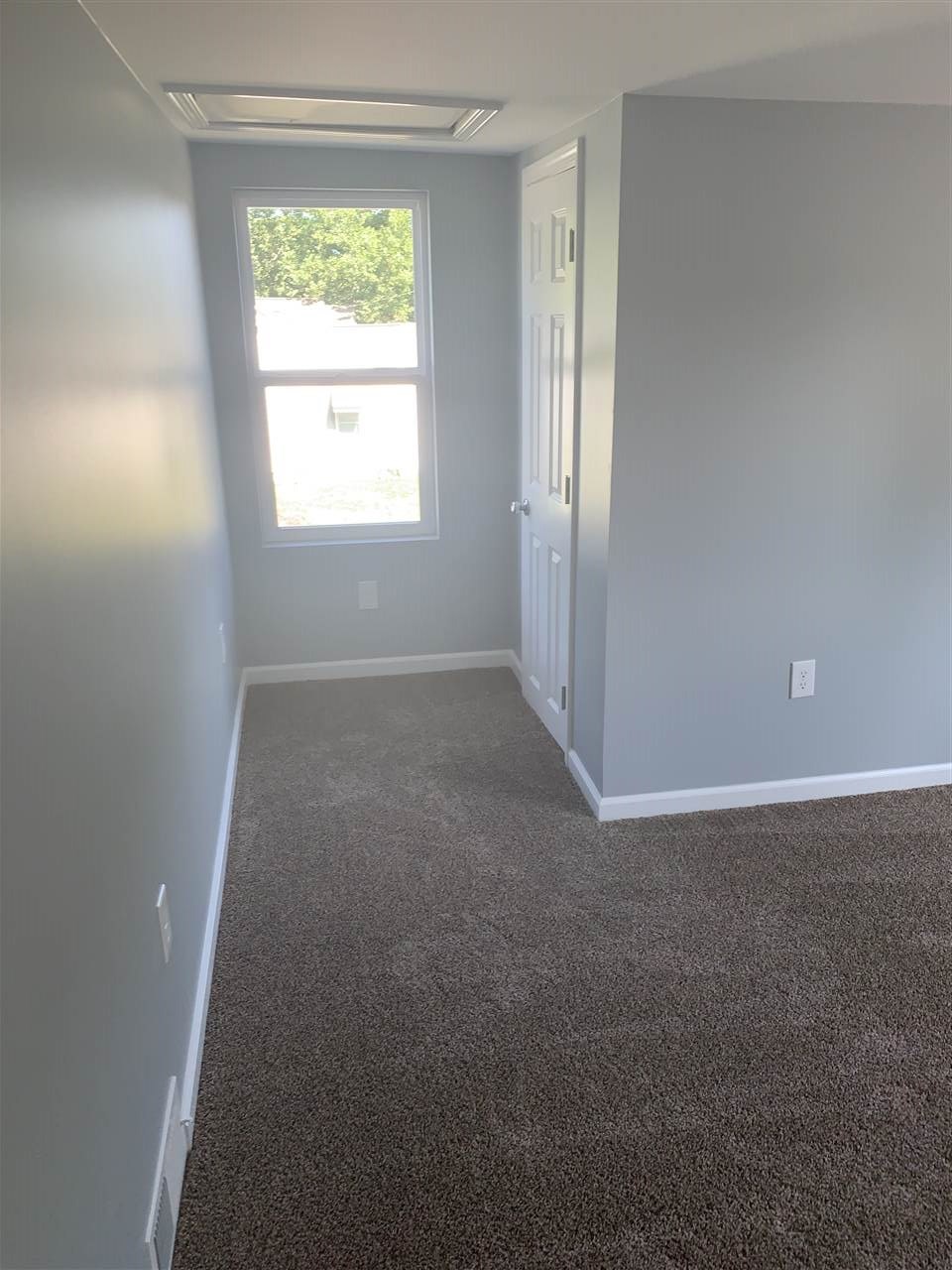 2133 East Judd Road Burton, MI 48529 - Photo 27 of 35 31392578-26.JPG