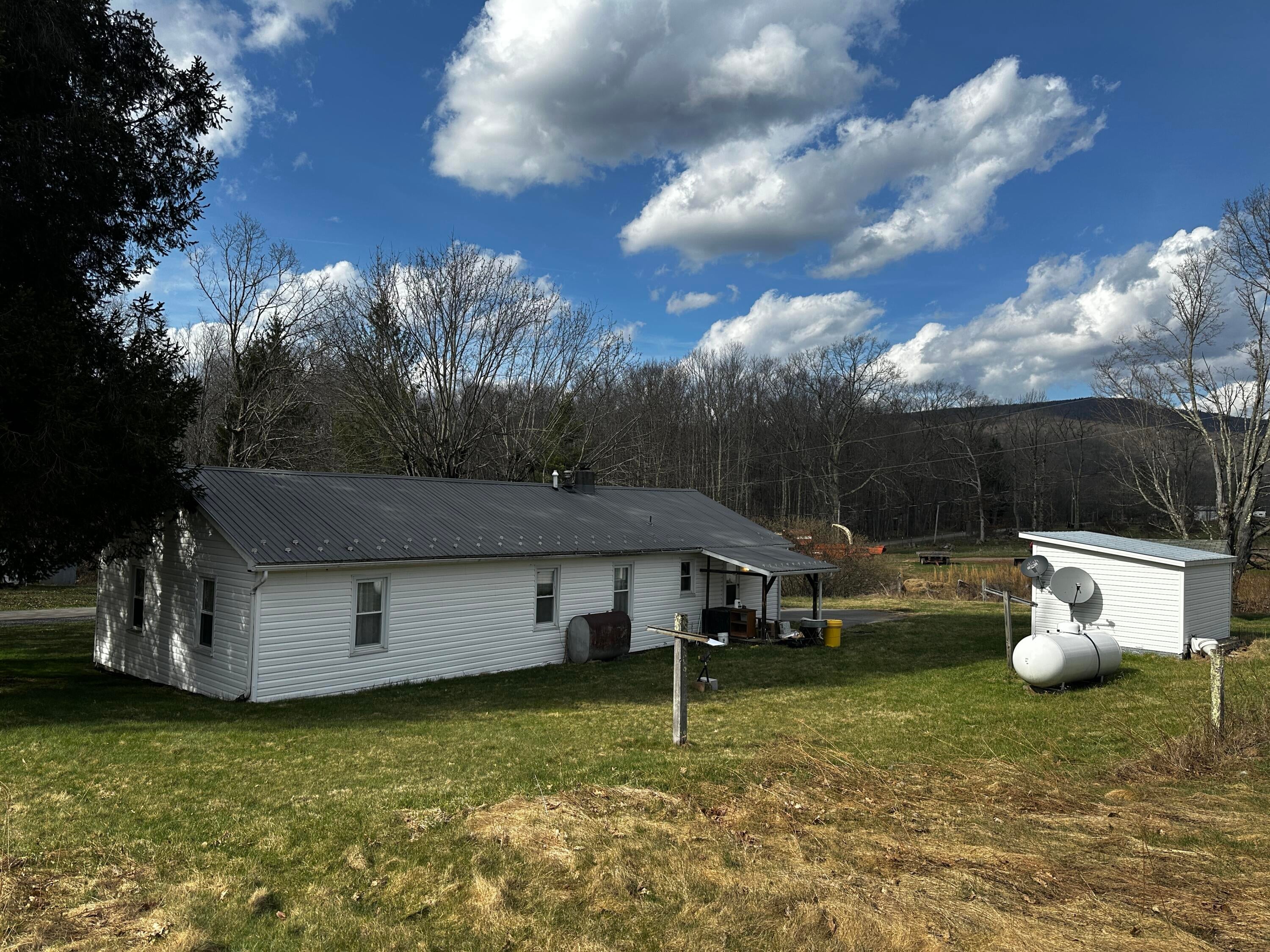 460 Woodrow Branch Road Marlinton, WV 24954 - Photo 7 of 32 IMG_8647