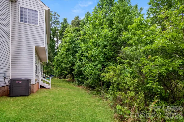 $1,965 | 911 Grass Hollow Court, Charlotte, NC 28216