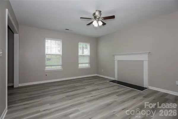$1,965 | 911 Grass Hollow Court, Charlotte, NC 28216