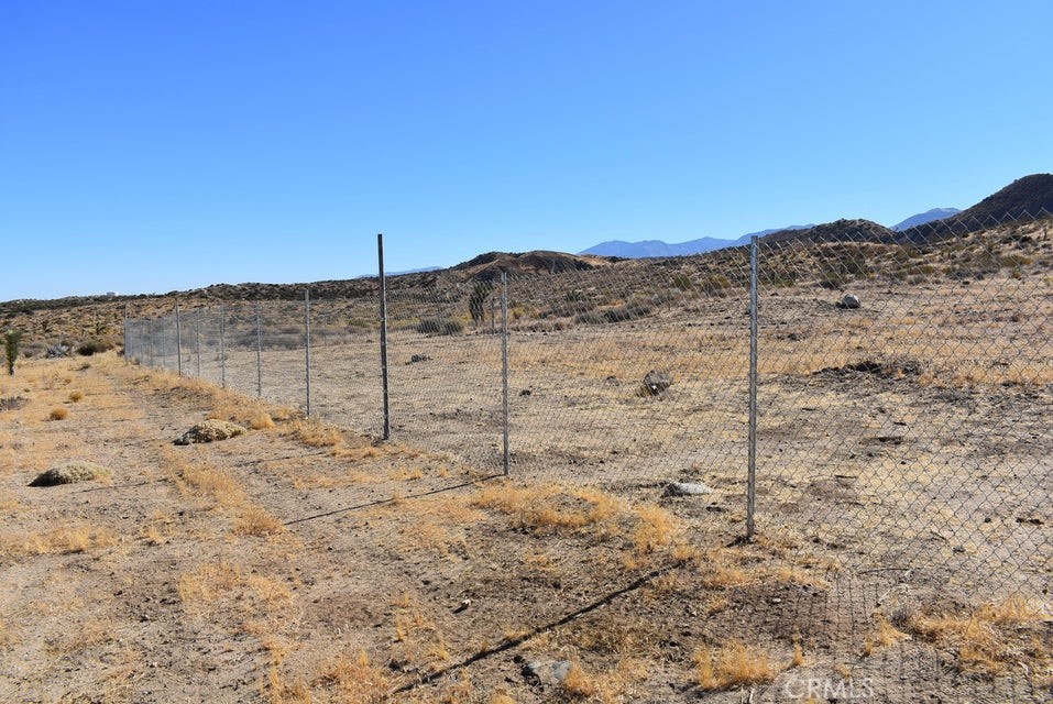 7300 East Mt Emma Road Littlerock, CA 93543 - Photo 2 of 33 a view of a sky view