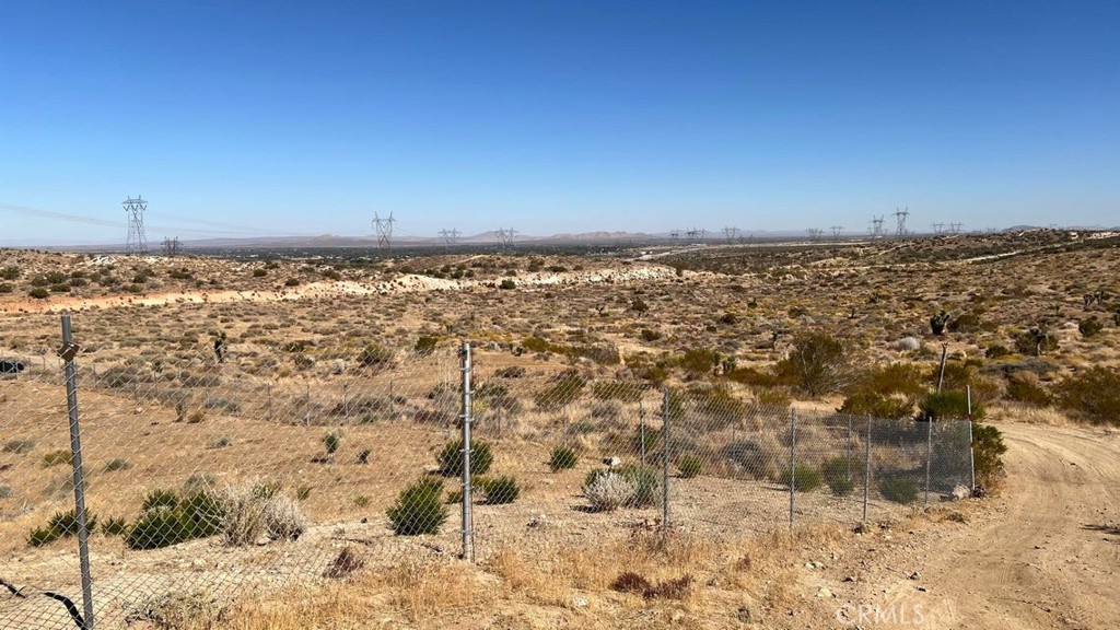 7300 East Mt Emma Road Littlerock, CA 93543 - Photo 28 of 33 a view of a large yard