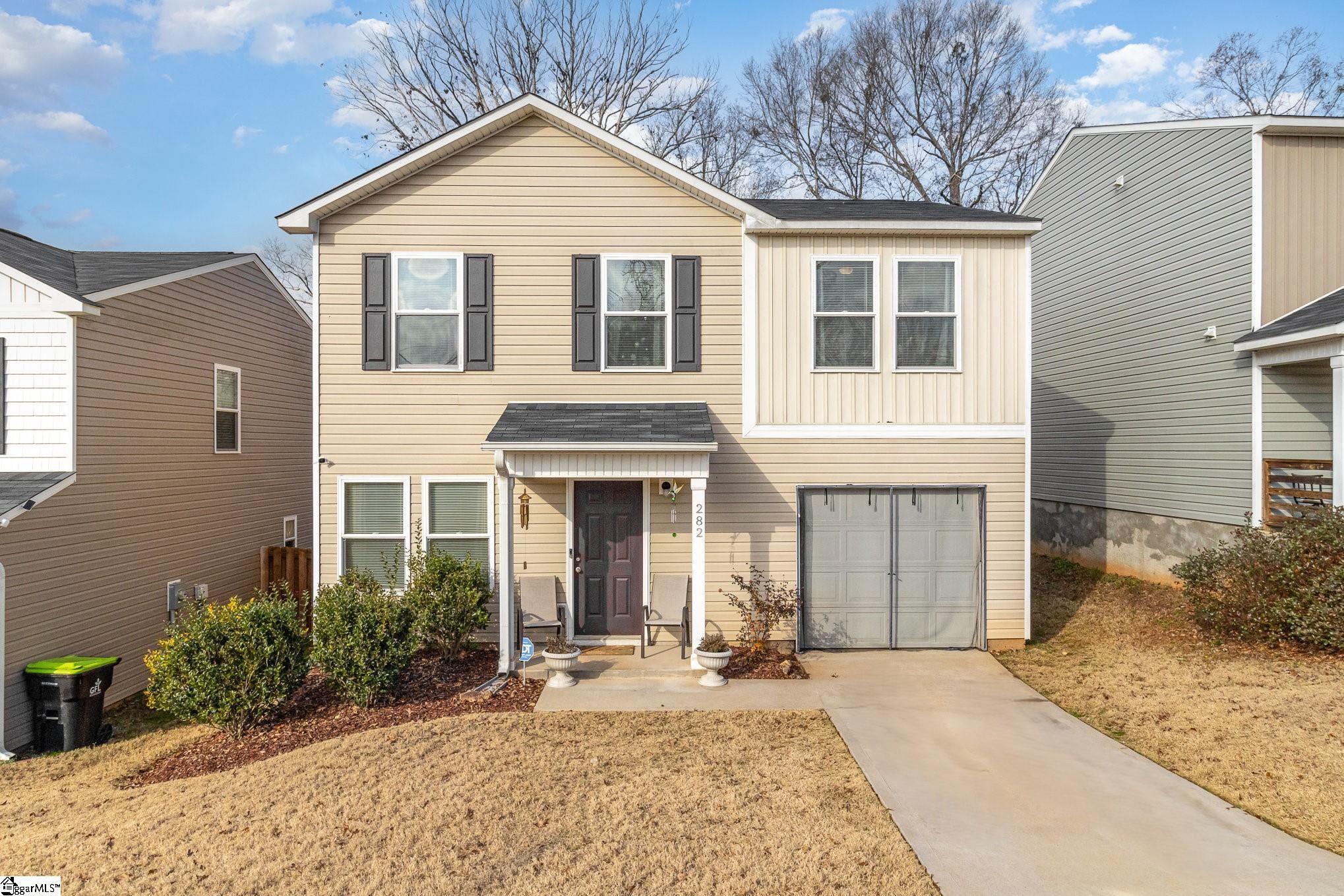 282 Christopher Street Duncan, SC 29334 - Photo 1 of 16