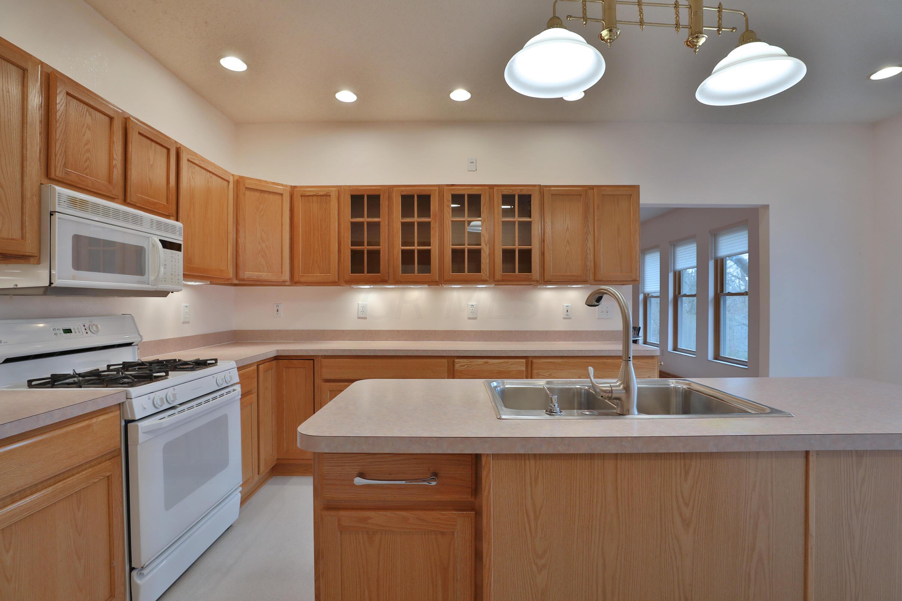 5892 Linworth Road Columbus, OH 43085 - Photo 17 of 68 5892-Linworth-17