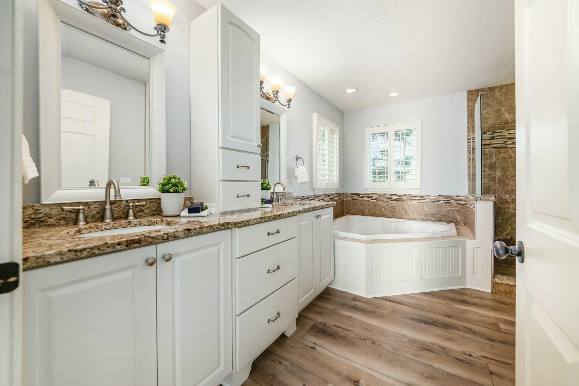 9435 Concord Road Powell, OH 43065 - Photo 21 of 54 REMODELED DELUXE EN SUITE BATHROOM