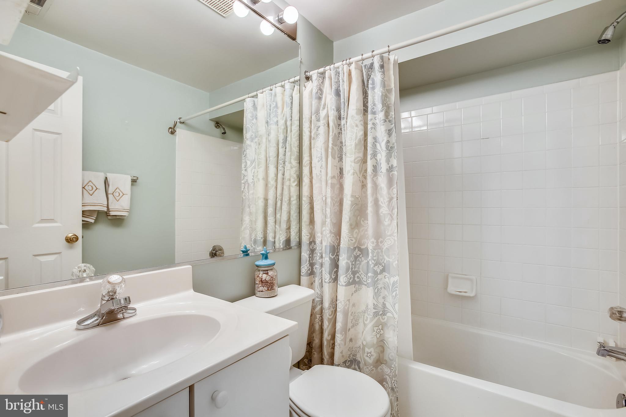 11489 Heritage Commons Way Reston, VA 20194 - Photo 37 of 54 3rd FULL BATH on Lower Level