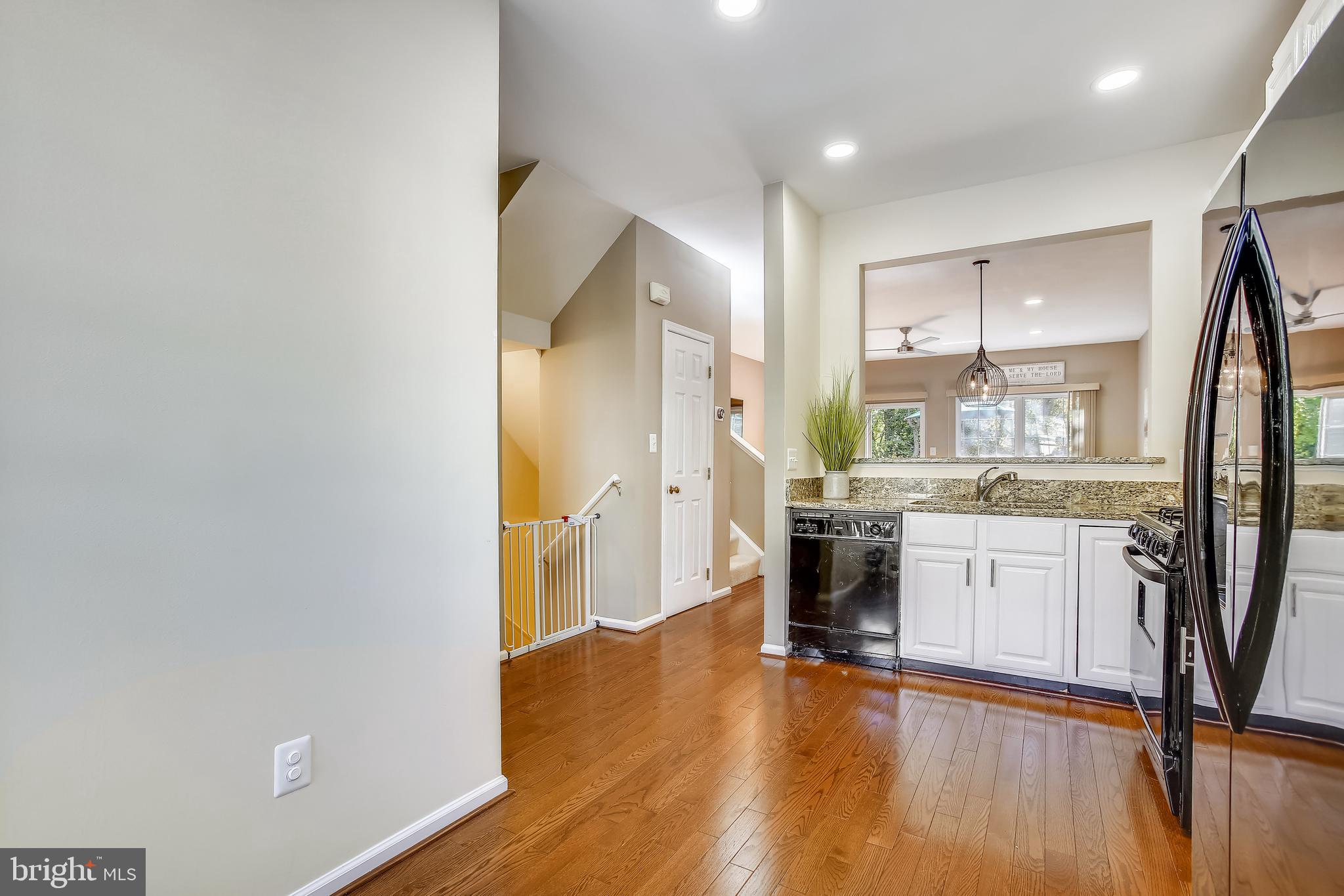 11489 Heritage Commons Way Reston, VA 20194 - Photo 7 of 54 NATURAL LIGHTS ABOUNDS on Main Level!