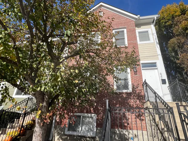 $379,900 | 632 East 11th Street, Indianapolis, IN 46202