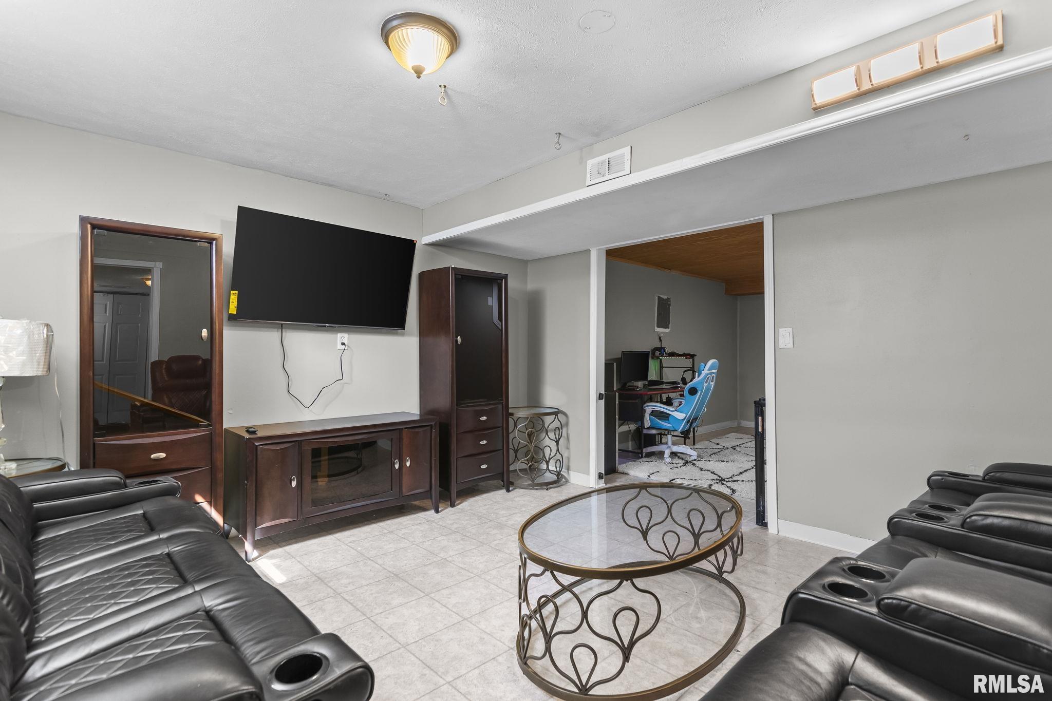 3916 Marie Drive Springfield, IL 62707 - Photo 30 of 39 Gallery Image 30