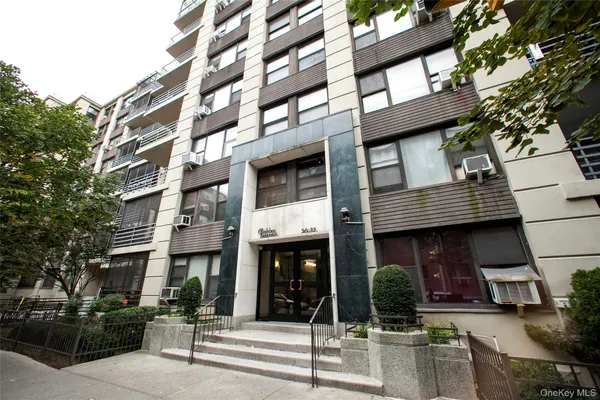$2,200 | 98-34 63rd Drive, Unit 2D | Rego Park