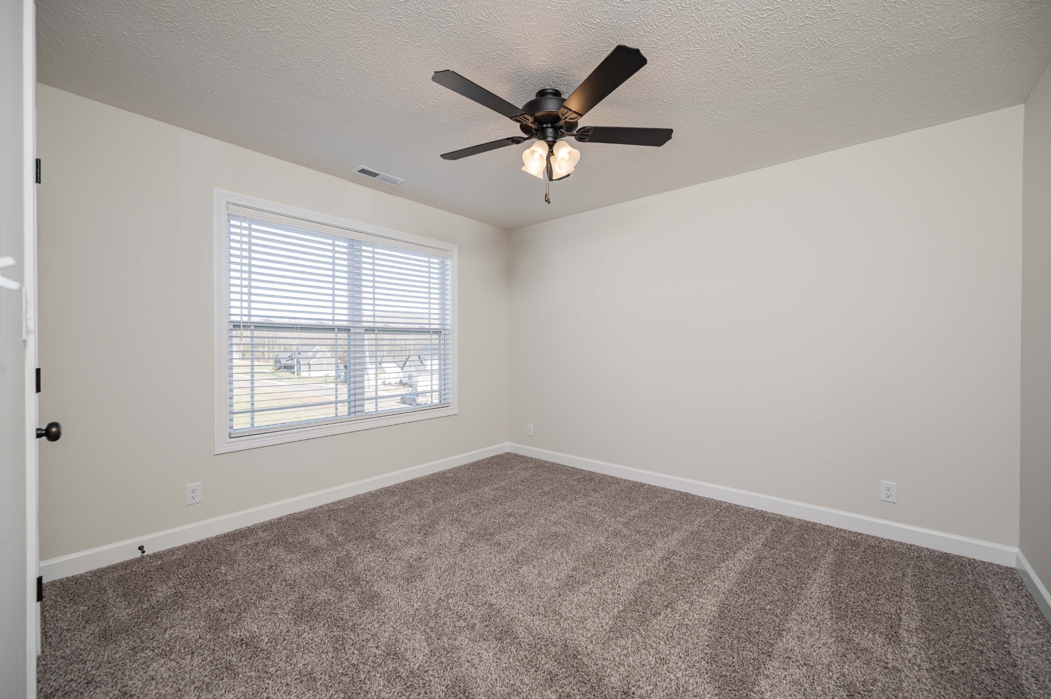 1600 Malone Way Clarksville, TN 37043 - Photo 34 of 39 a view of an empty room with a window