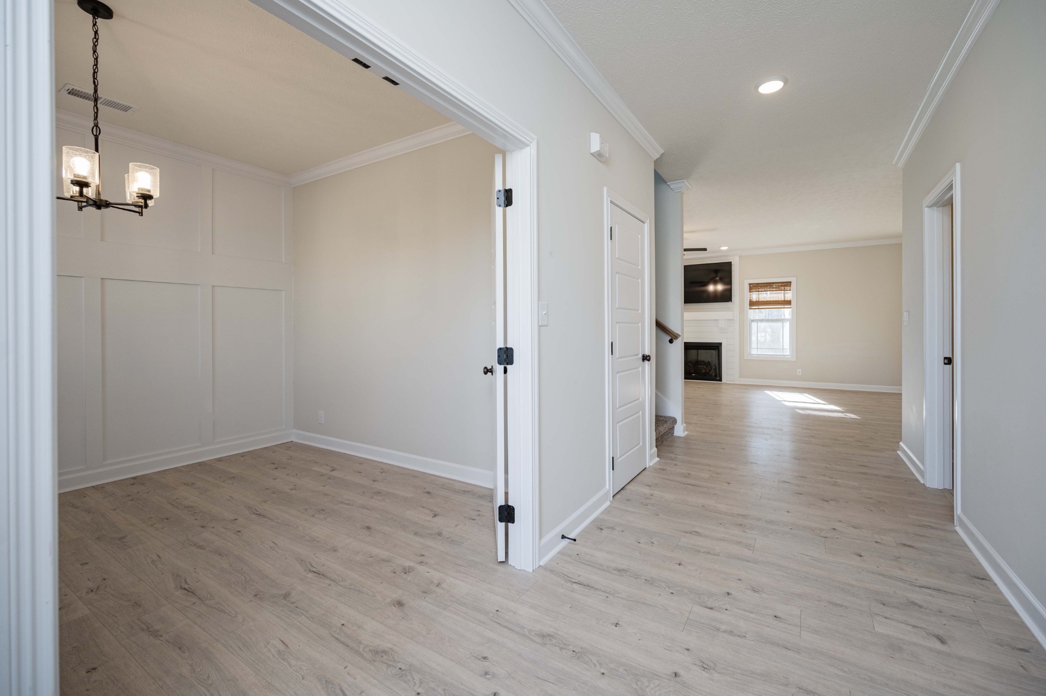 1600 Malone Way Clarksville, TN 37043 - Photo 4 of 39 a view of a hallway with wooden floor
