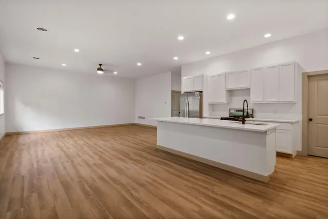 $1,500 | 410 Pine Lake Avenue, Unit E, La Porte, IN 46350