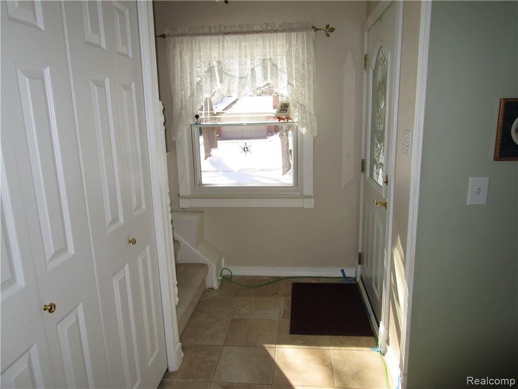 16000 Riverside Drive Livonia, MI 48154 - Photo 29 of 35 IMG_8223.JPG