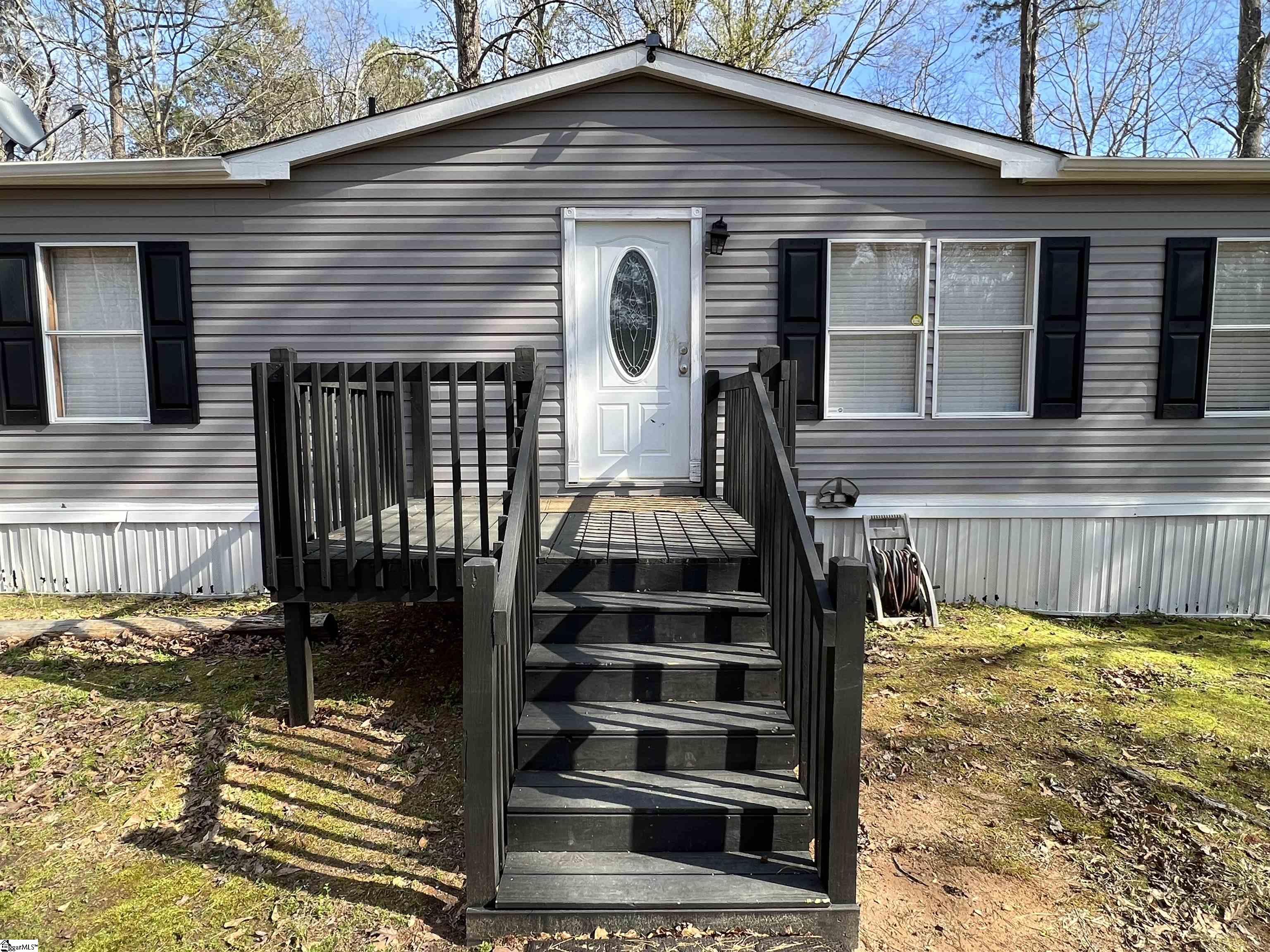 51 Lakeview Road Fountain Inn, SC 29644 - Photo 3 of 18