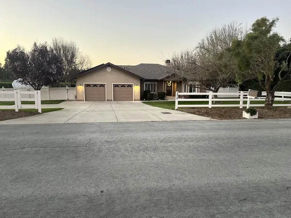 $1,250,000 | 370 Union Heights, Hollister, CA 95023