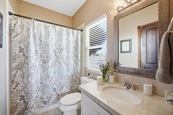 $1,250,000 | 370 Union Heights, Hollister, CA 95023